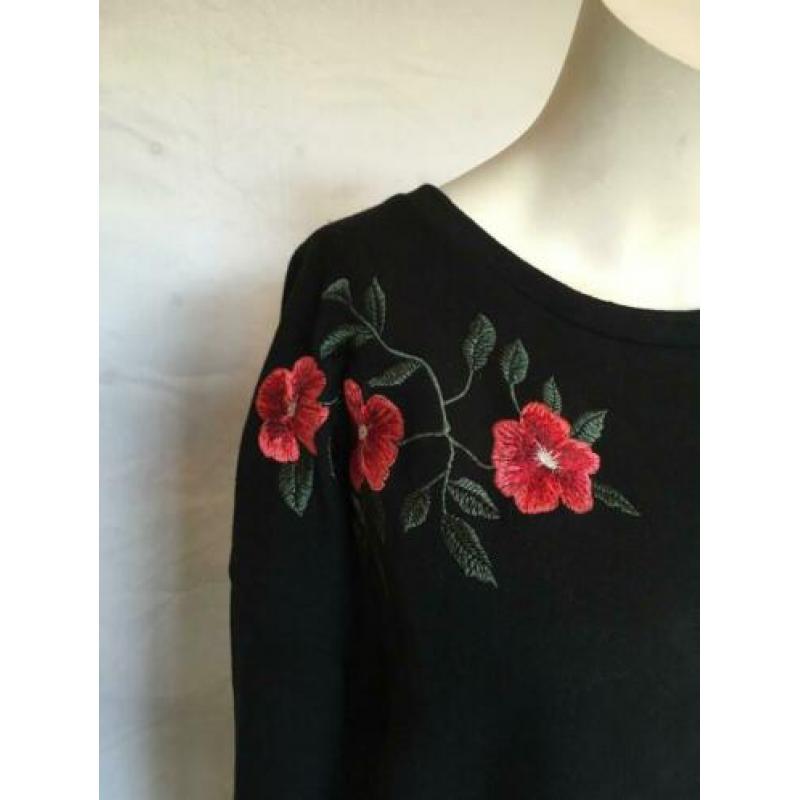 #330 Amisu geborduurde sweater maat xl