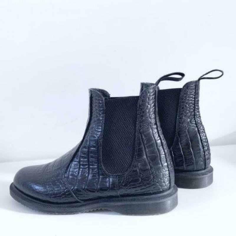 Dr. Martens Flora croco zwart