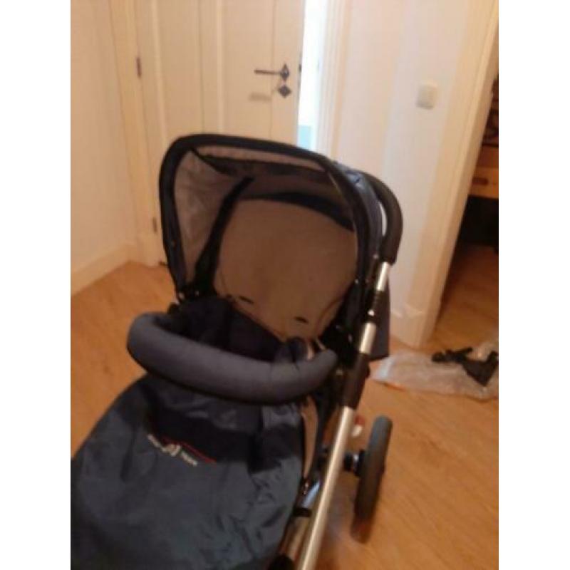 Mooie mutsy kinderwagen