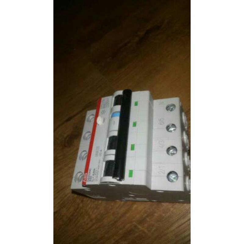 ABB B32 aardlekautomaat
