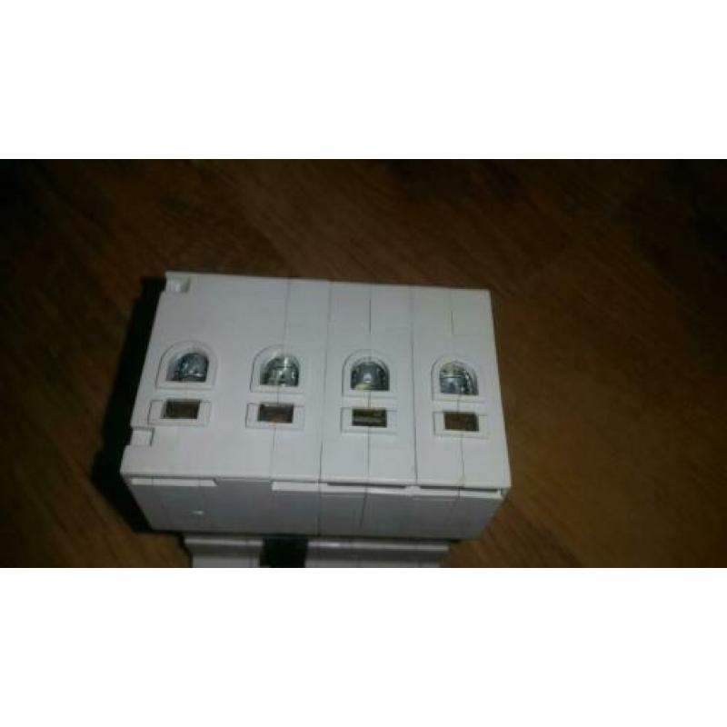 ABB B32 aardlekautomaat