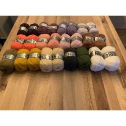 Mooie mix partij van 25 bollen Lammy no.1 div. combinaties