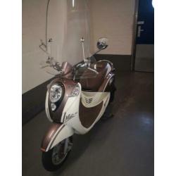 Sym mio uit 2010. 2kW, 1 cillinder