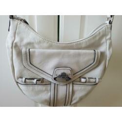 zgan GUESS OFFWHITE SCHOUDERTAS...zomer tip!?