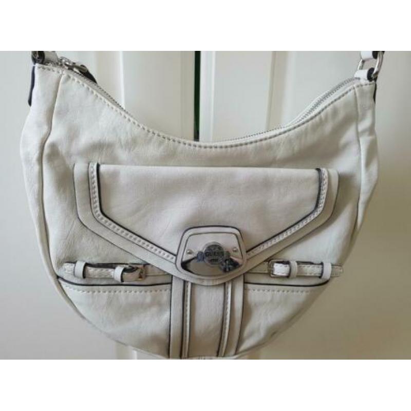 zgan GUESS OFFWHITE SCHOUDERTAS...zomer tip!?