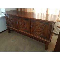 Dressoir en theetafel