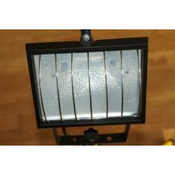 5 stuks bouwlamp en statief zo goed als nieuw .