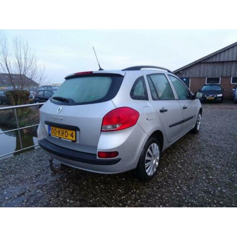 Renault Clio Estate 1.2-16V Special Line | Clima + Navi nu €