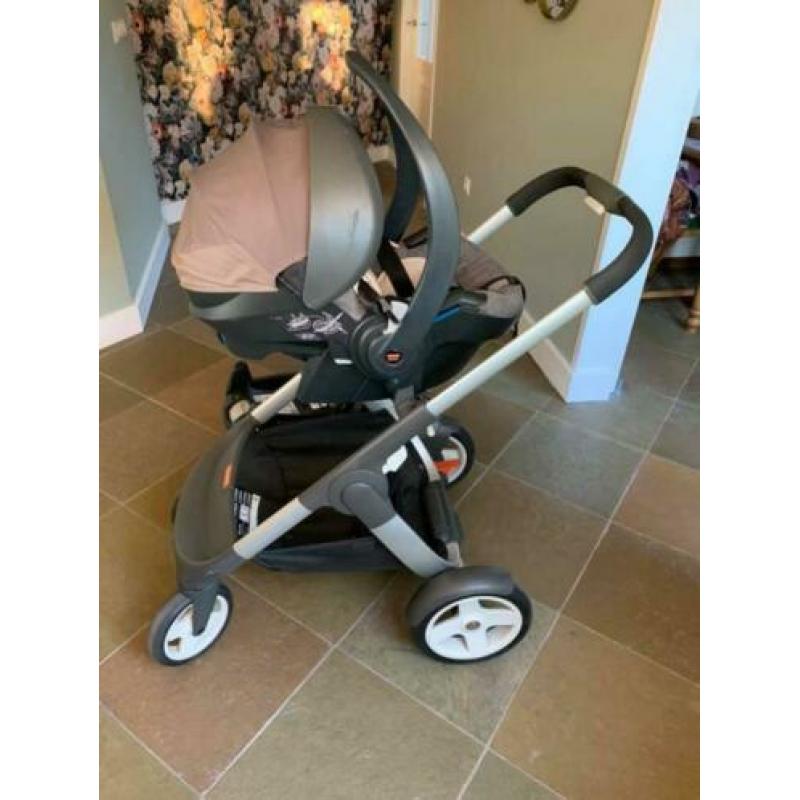 Stokke onderstel met stokke maxicosi en stokke buggy.