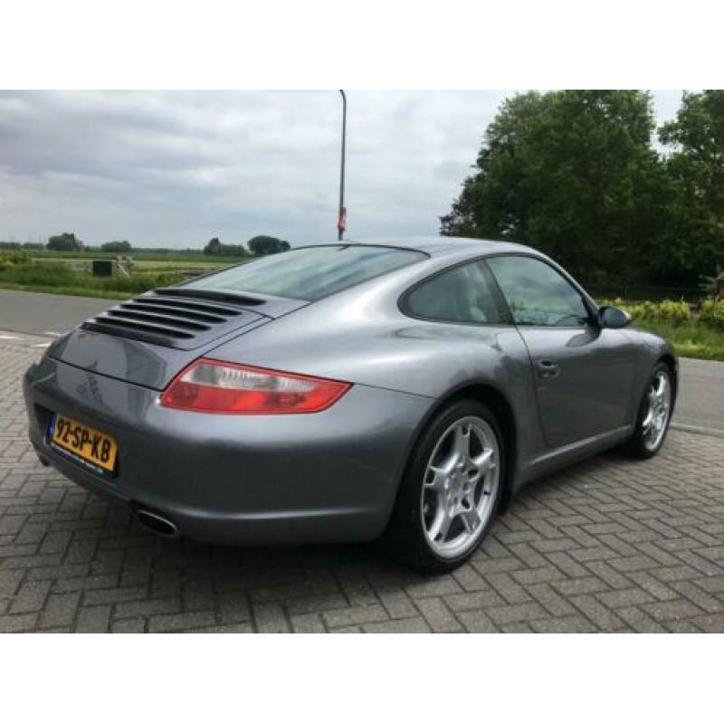 Porsche 911 3.6 Carrera 4