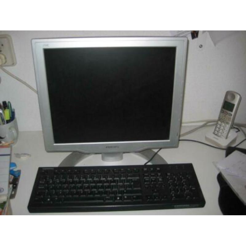 Philips Platte Monitor 17 Inch+Toetsenbord