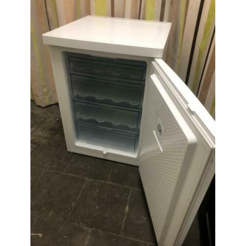 Bosch: Tafelmodel Vriezer, 4 Laden, Schoon en Goed!