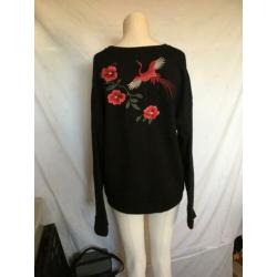 #330 Amisu geborduurde sweater maat xl