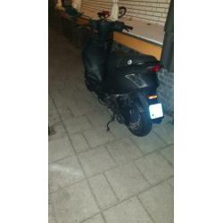 Piaggio zip snor black on black 2011 sp kappen