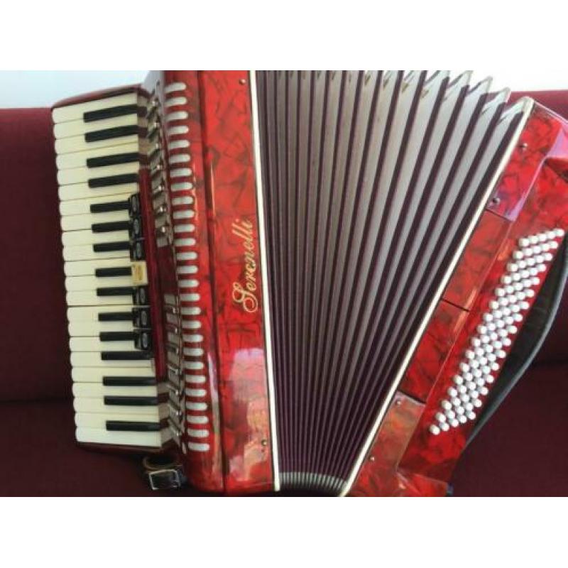 Accordeon. Serenelli . 80 bas . 3 korig .