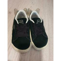 Zwarte puma schoentjes & witte sneakers maat 21.