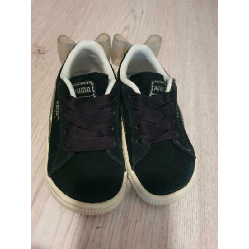 Zwarte puma schoentjes & witte sneakers maat 21.
