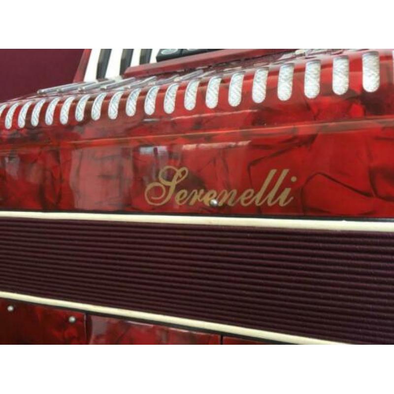 Accordeon. Serenelli . 80 bas . 3 korig .