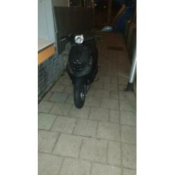 Piaggio zip snor black on black 2011 sp kappen