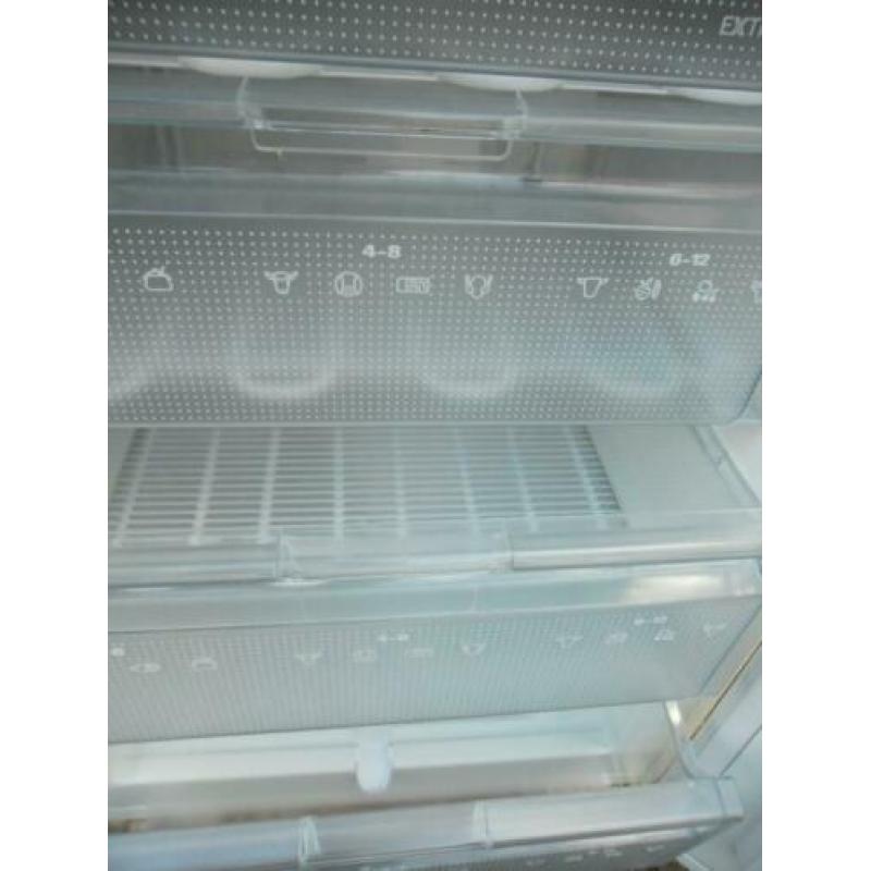 Siemens extraclasse tafelmodel vriezer 4 laden ZGAN