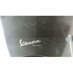 Laag scherm Vespa scooter Helder