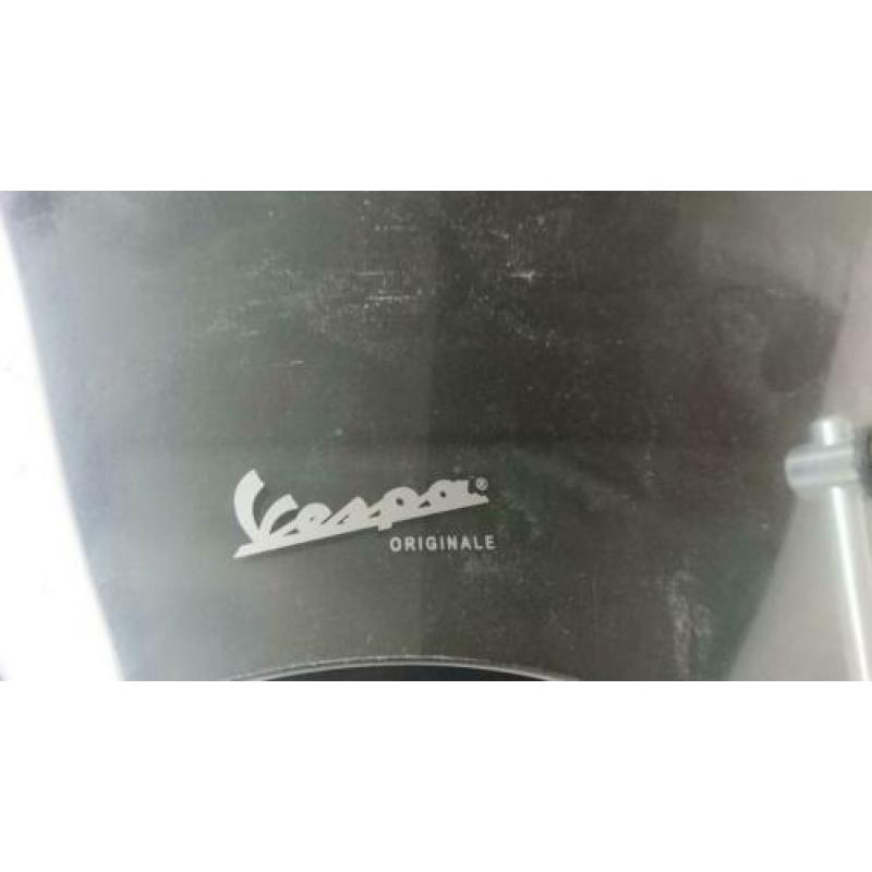 Laag scherm Vespa scooter Helder