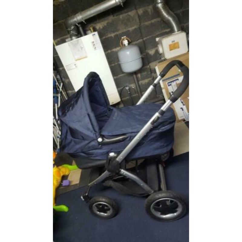 kinder/wandelwagen inkl veiligheids zitje voor in de auto
