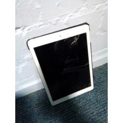 iPads met kapotte schermen te koop.