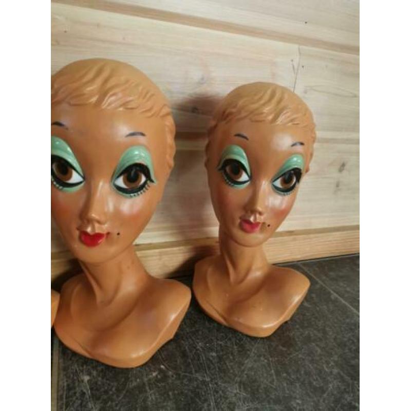 5 maal twiggy, vintage paspop, hoeden, retro