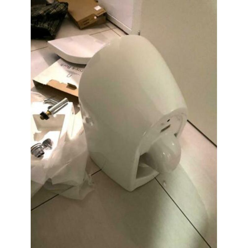 V & B wandcloset incl. Quickrel softclose wit te koop
