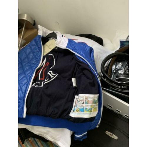 Moncler kinder jas 6 a 7 jaar
