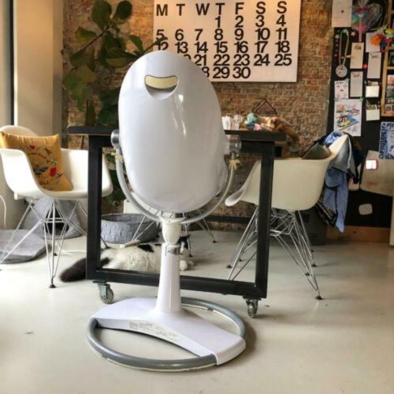 Witte Bloom Fresco kinderstoel met rode zitting