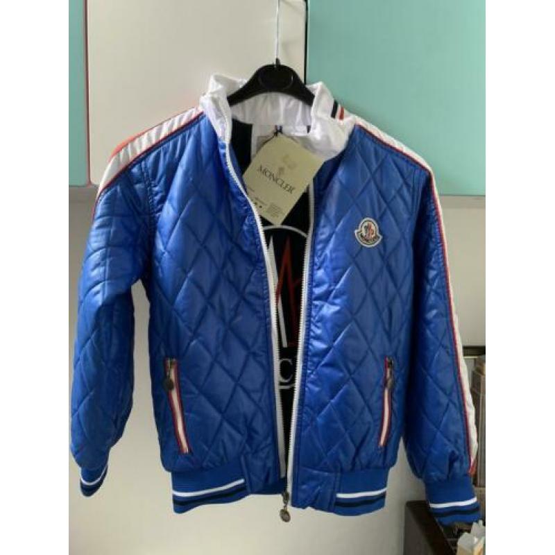Moncler kinder jas 6 a 7 jaar