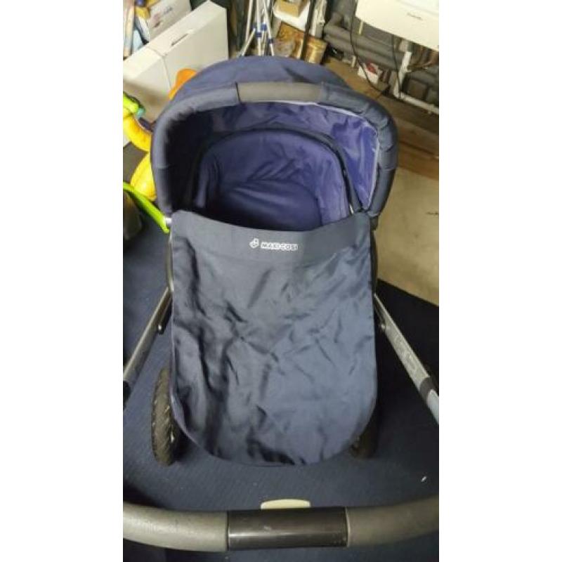 kinder/wandelwagen inkl veiligheids zitje voor in de auto