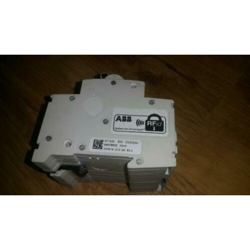 ABB B32 aardlekautomaat