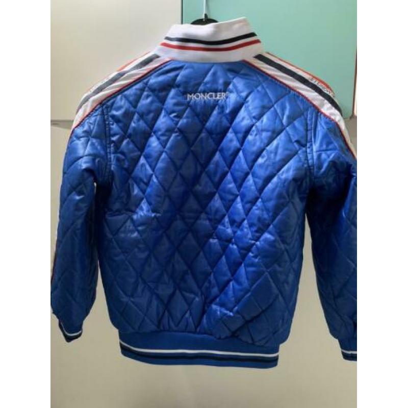 Moncler kinder jas 6 a 7 jaar