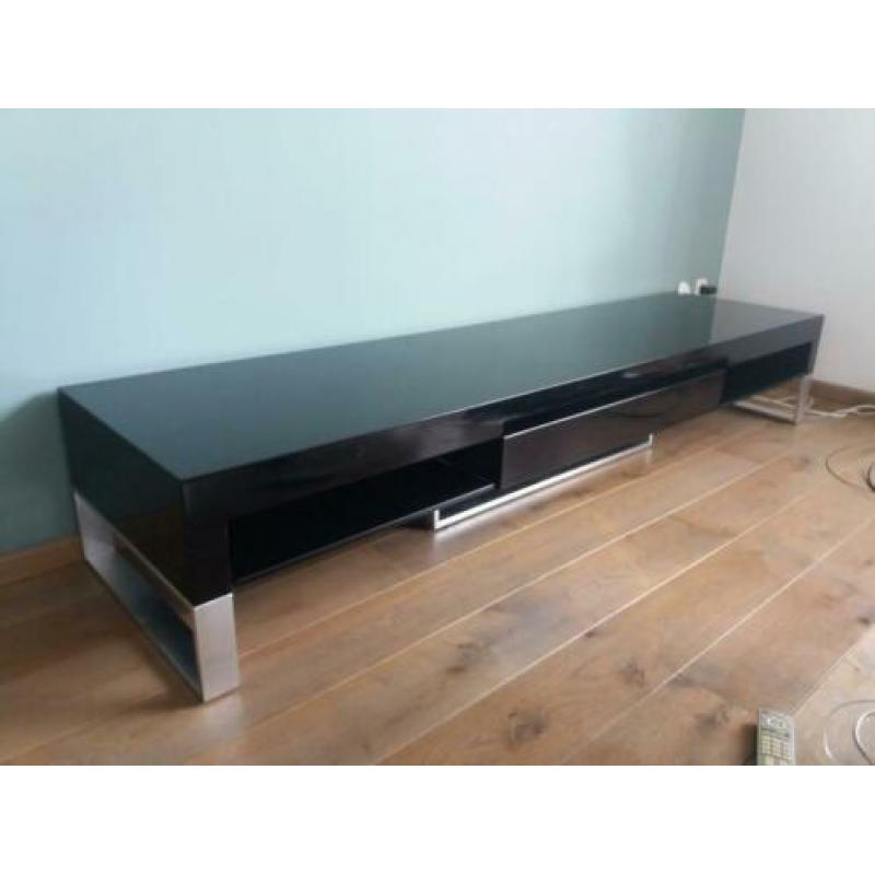 Zwart hoogglans tv-meubel
