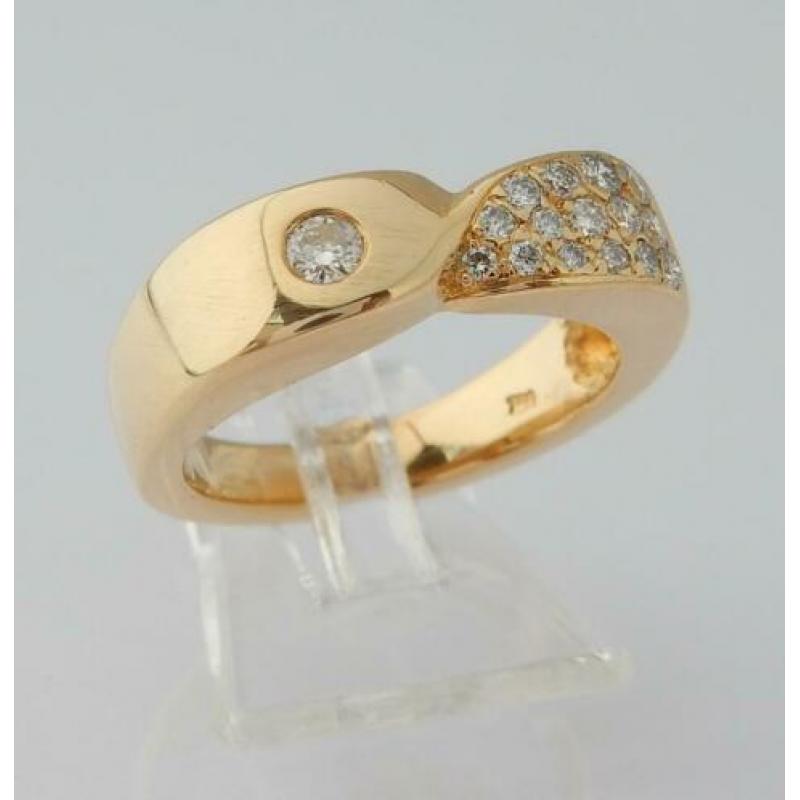 Exclusieve zware 18 karaat Gouden Ring 0.58 karaat Briljant