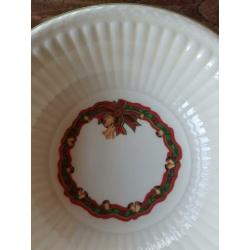 Wedgwood Queen's Ware schaaltje Christmas Time