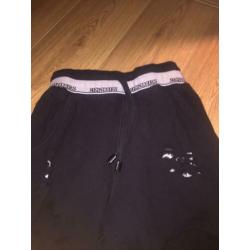 Reinders joggingsbroek met gaten