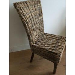 2 grove rotan eetkamerstoelen
