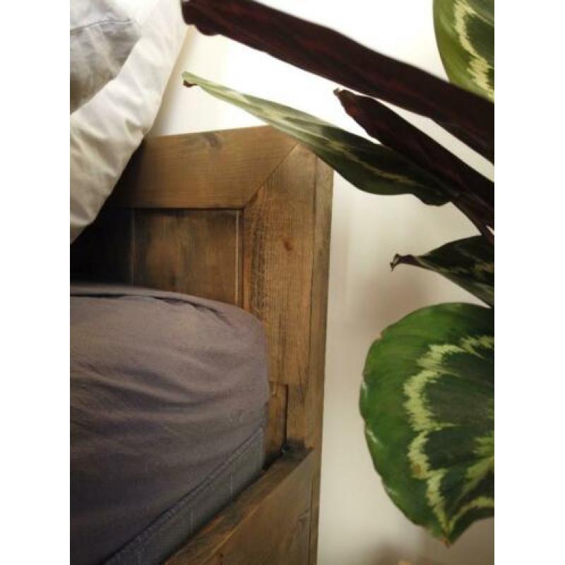 Steigerhouten bed 160cm in overleg met matras