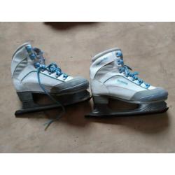 schaatsen maat 33 - 37 - 38 - 41 / 42 - 41 - 27 noren