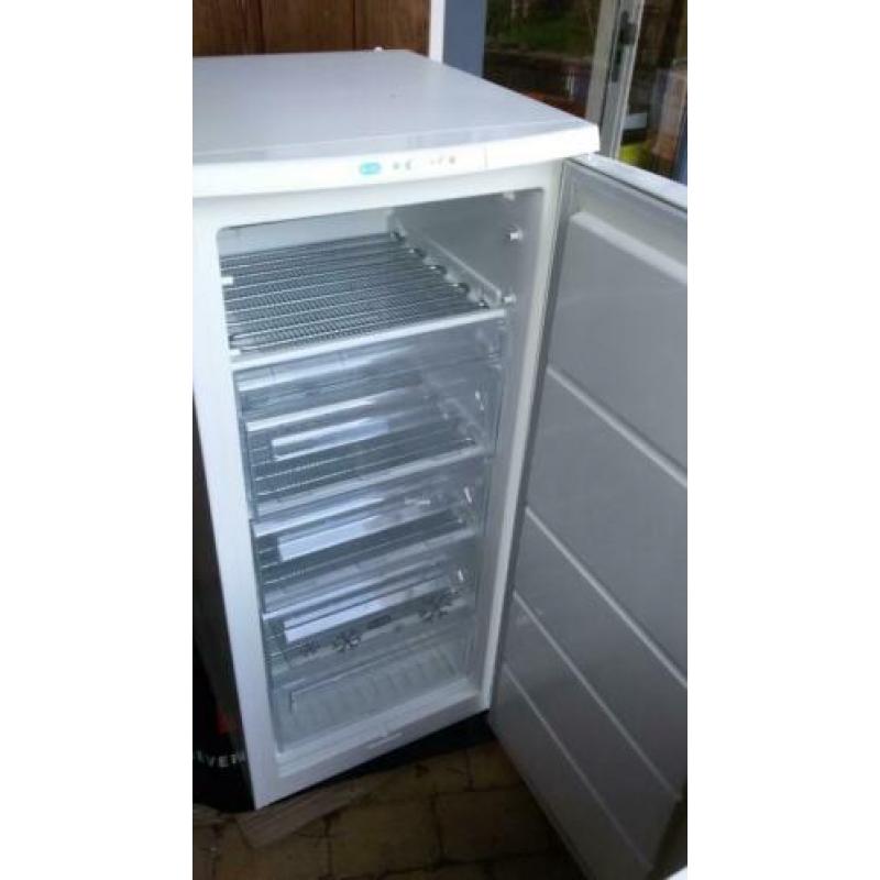 Zanussi vrijstaande vriezer met laden A+