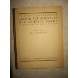 te koop 2 st. atlassen