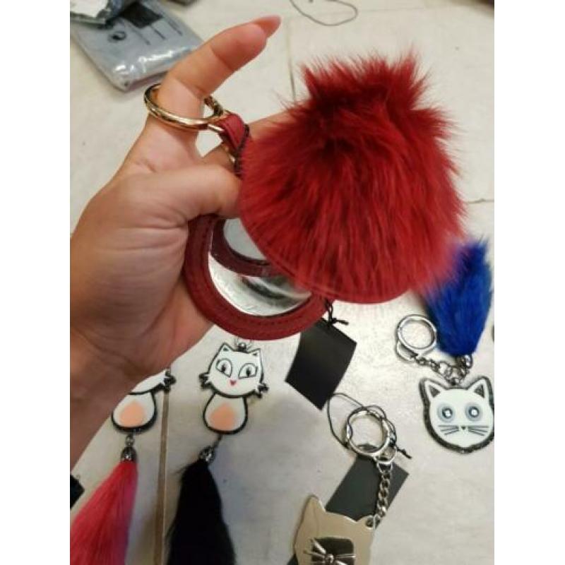 Karl Lagerfeld sleuthangers