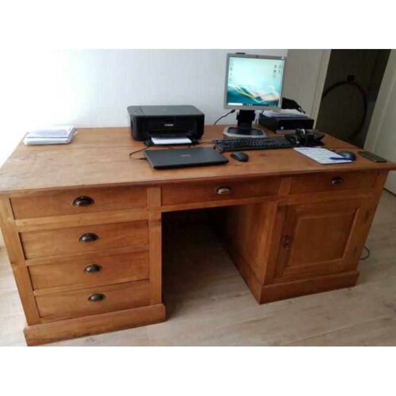 Mooi groot teakhouten bureau