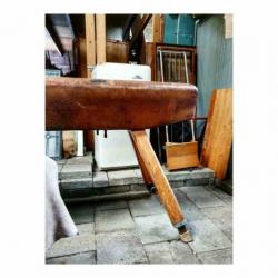 Vintage hoog turnpaard bruin leer - gymtoestel.