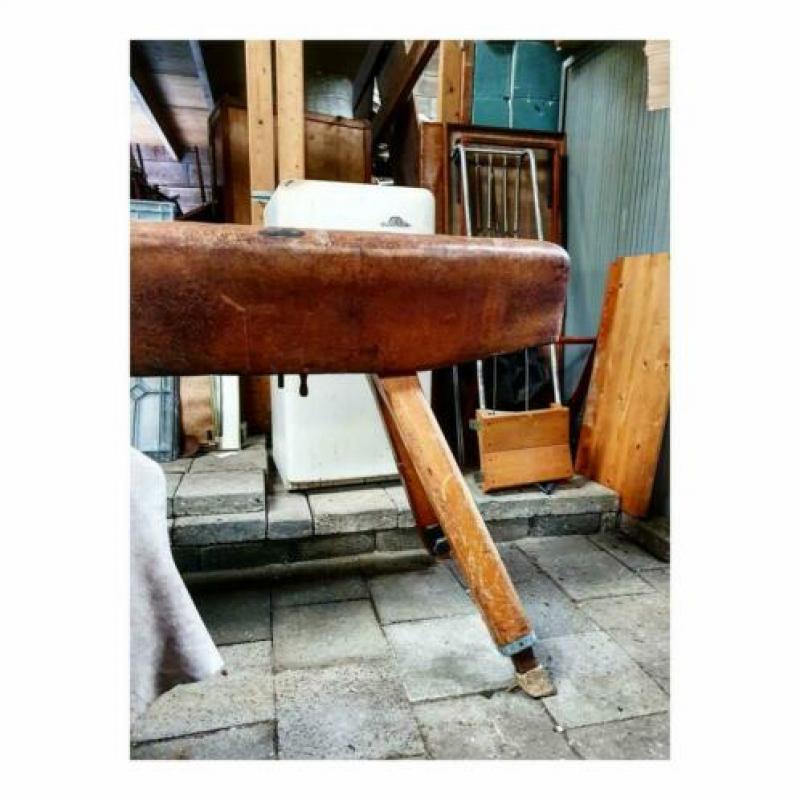 Vintage hoog turnpaard bruin leer - gymtoestel.