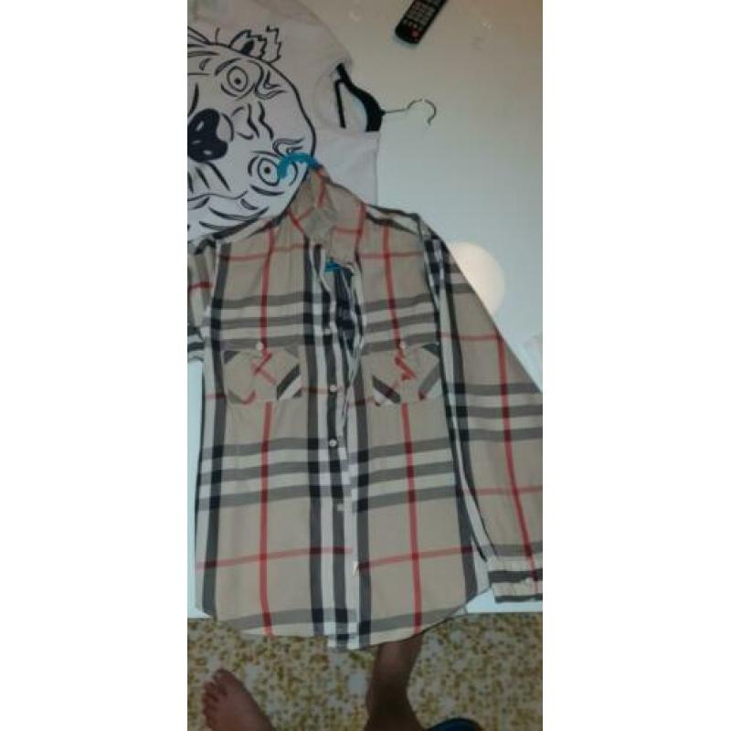Burberry overhemd en kenzo t,shirt orgineel
